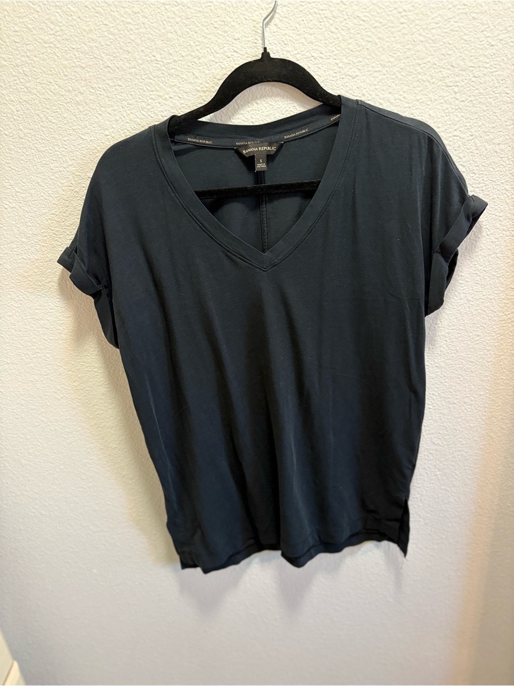 Banana Republic Black V-Neck Short Sleeve Tee with Rolled Cuffs
